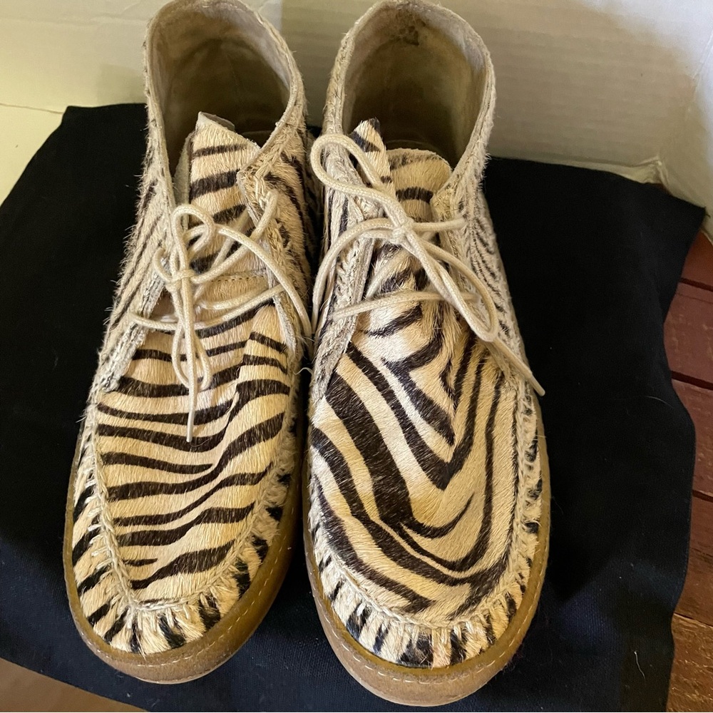 Laidback London Shenje Zebra Ankle boot, size 39, USA size 8 to 8.5